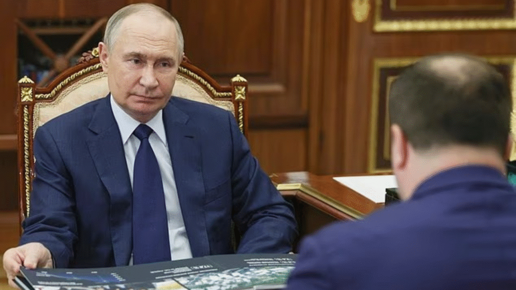 UK’s Starmer Warns Trump: Putin ‘Cannot Be Trusted as Far as You Can Throw Him’ Ahead of Alaska Peace Talks