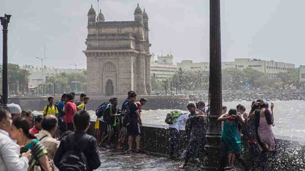 Mumbai Monorail Rescue: 582 Passengers Safely Evacuated After 4-Hour Ordeal.