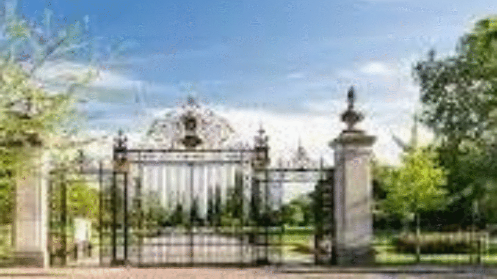 Headline: Vehicle Strikes Group During Broad Daylight Brawl Near London Central Mosque