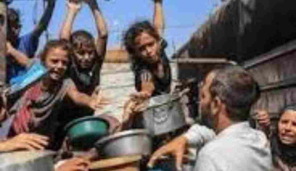 Israeli Military Operations Intensify in Gaza City as Civilians Struggle to Escape.