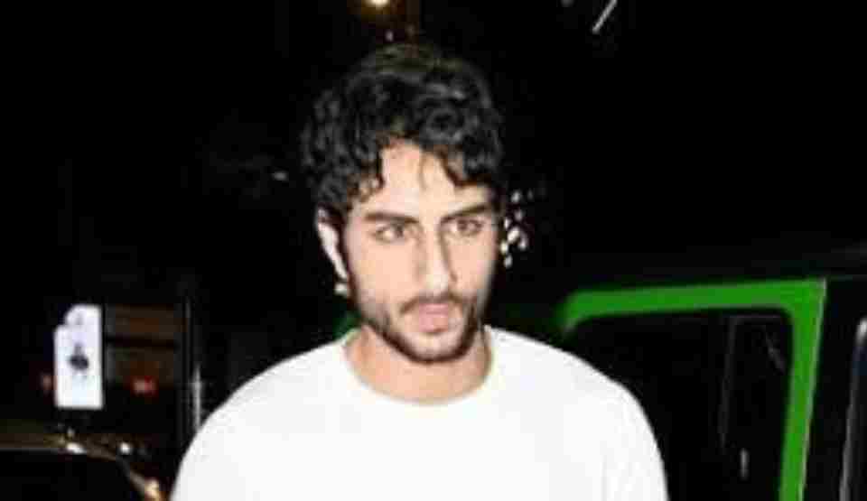 Ibrahim Ali Khan Makes Electric Statement with ₹75 Lakh MG Cyberster EV.