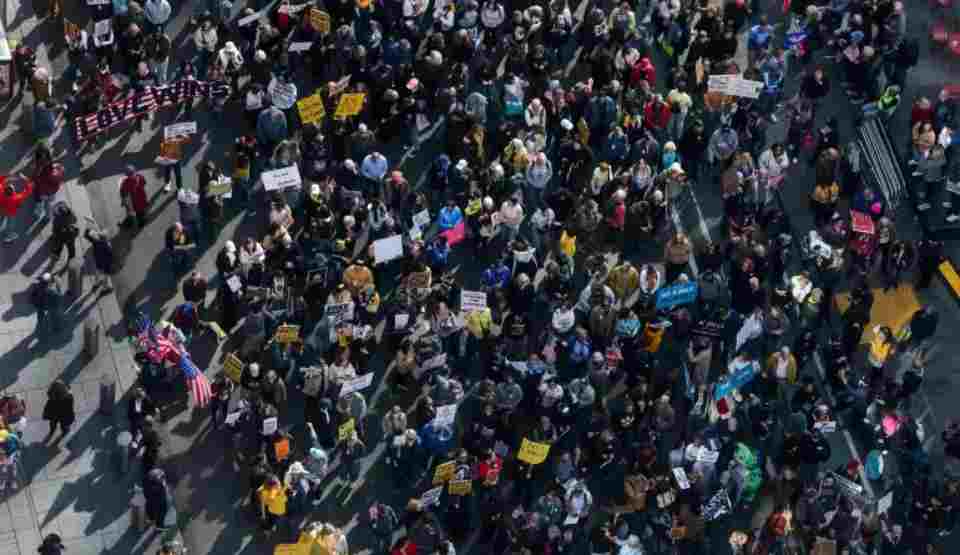 Nationwide ‘No Kings’ Demonstrations Draw Massive Crowds