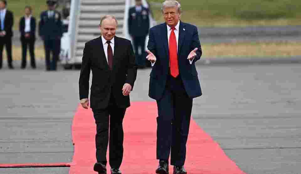 Trump Administration Reportedly Considers Major Shift on Ukrainian Territory in Peace Negotiations.